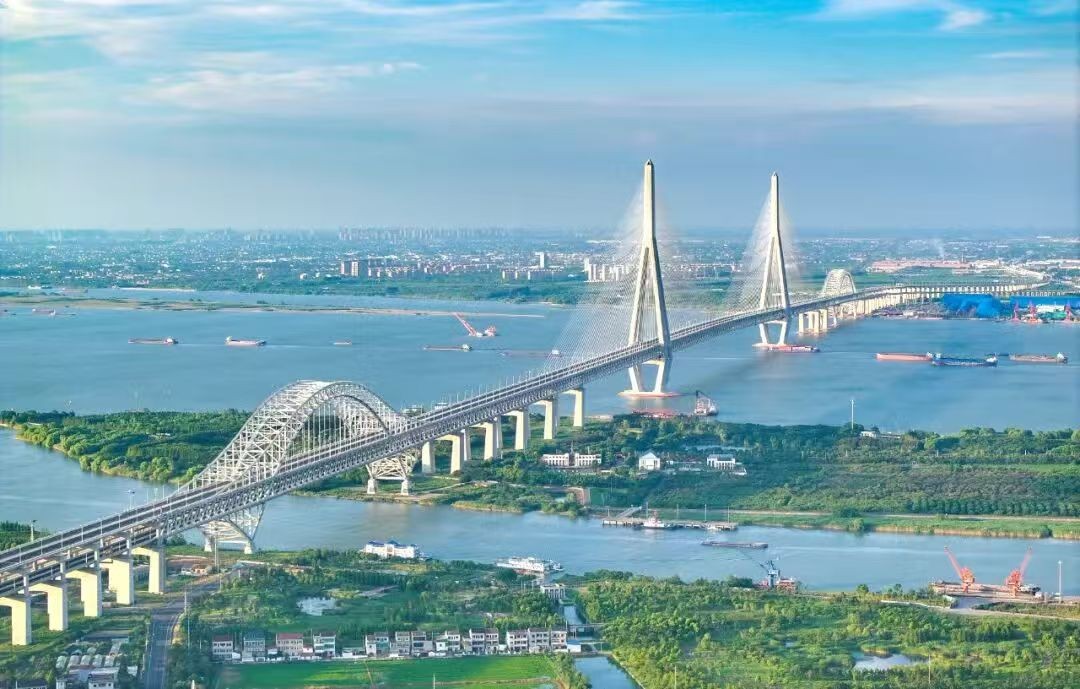 世界级跨越！常泰长江大桥正式通车